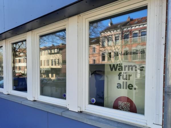 Fensterfront des ErdwärmeDich-Büros in der Humboldtstraße 179 Fensterfront des ErdwärmeDich-Büros in der Humboldtstraße 179