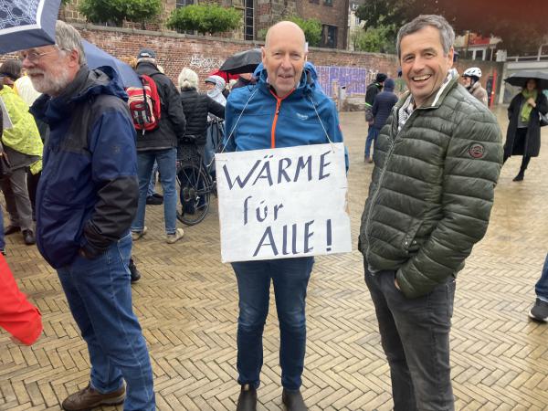 Sympathisanten beim ErdwärmeDich-Spaziergang